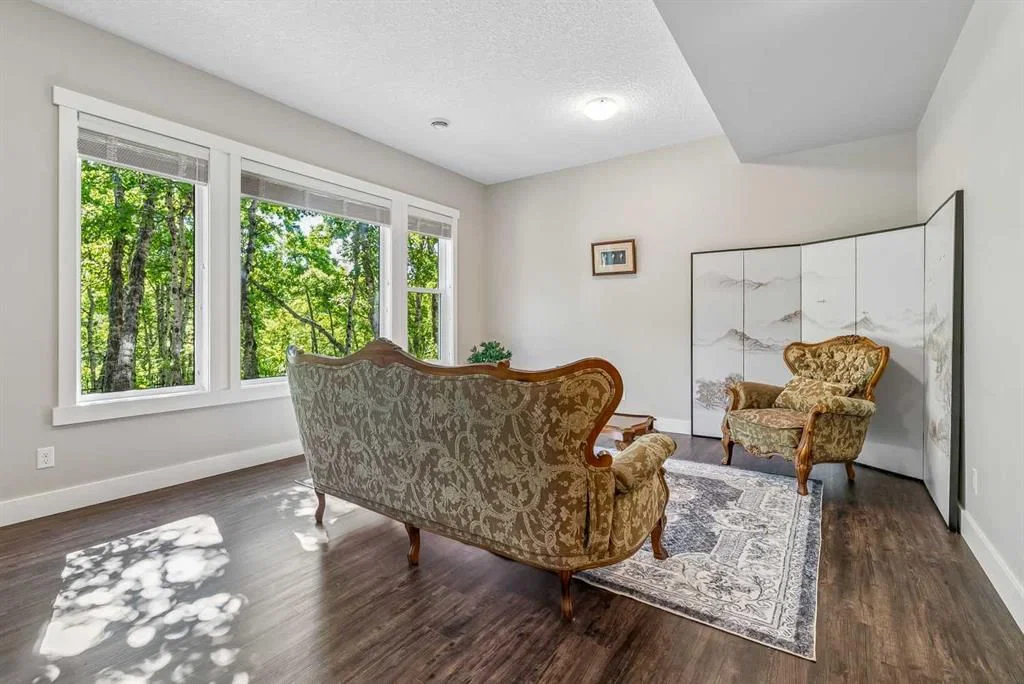 30 Ascot Crescent SW, Calgary — photo 4 of 50