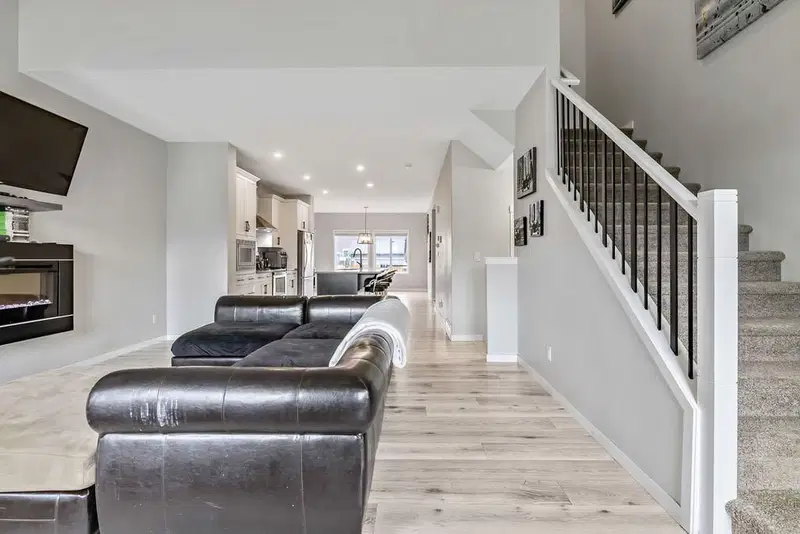 532 Belmont Heath SW, Calgary — photo 2 of 31