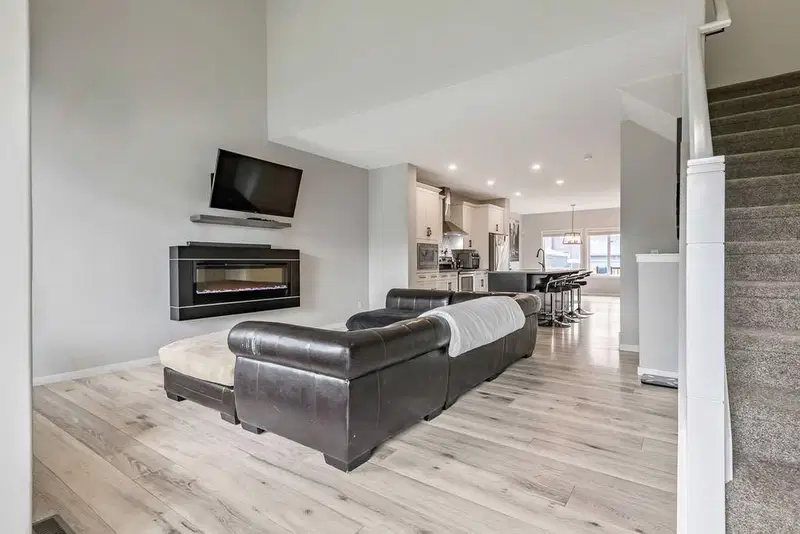 532 Belmont Heath SW, Calgary — photo 3 of 31