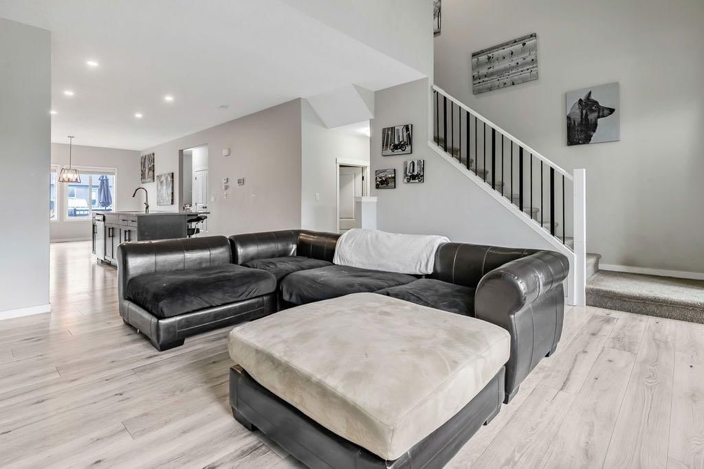 532 Belmont Heath SW, Calgary — photo 4 of 31