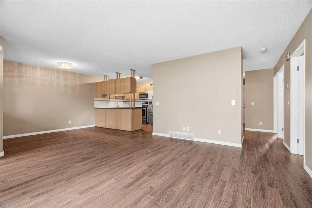 11 Macewan Park Heights NW, Calgary — photo 5 of 40