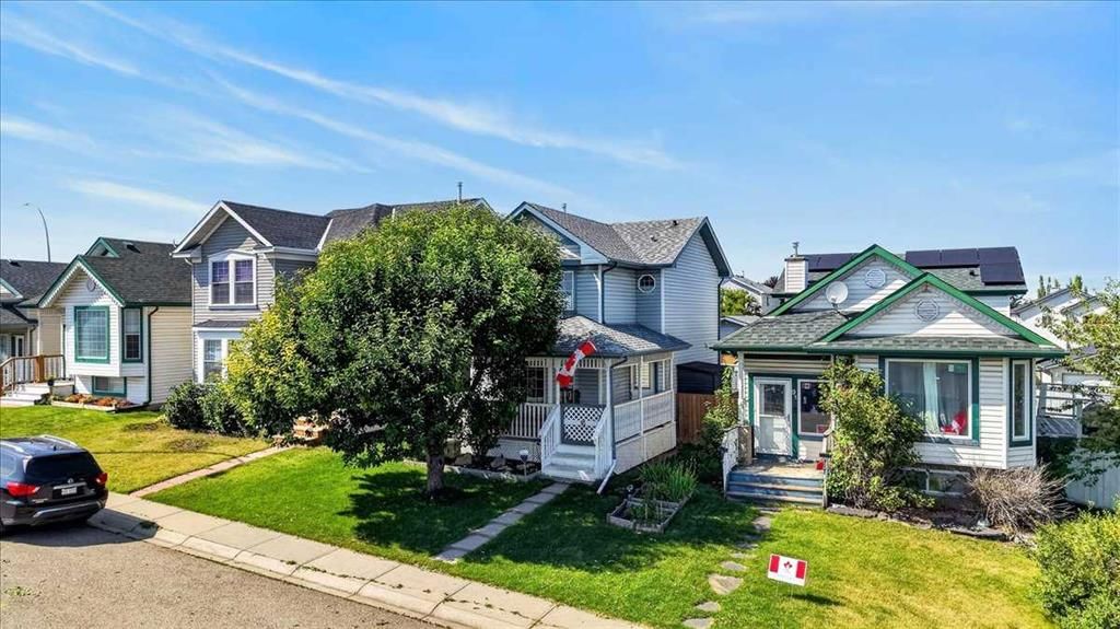 95 Hidden Point NW, Calgary — photo 2 of 45