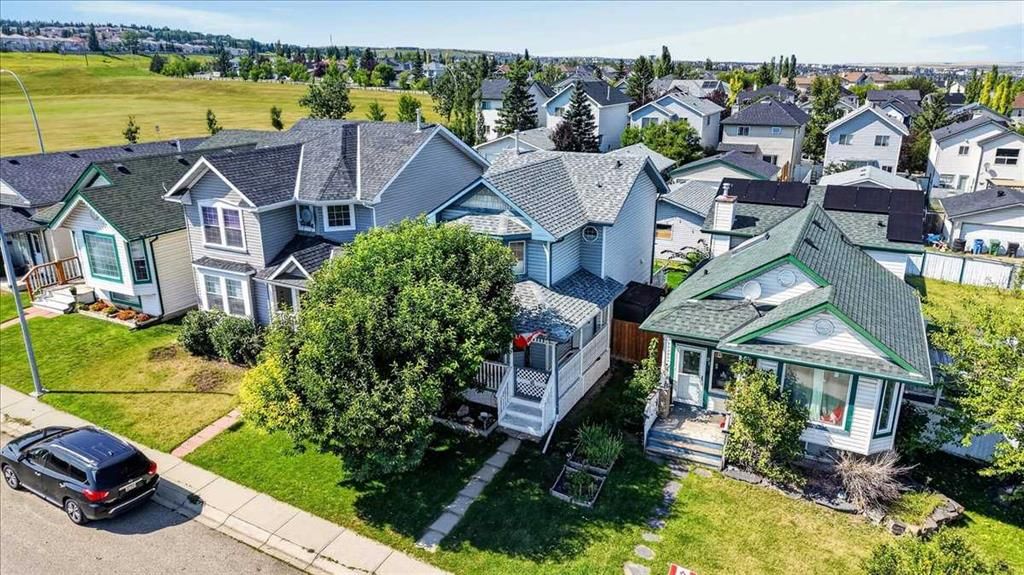 95 Hidden Point NW, Calgary — photo 3 of 45