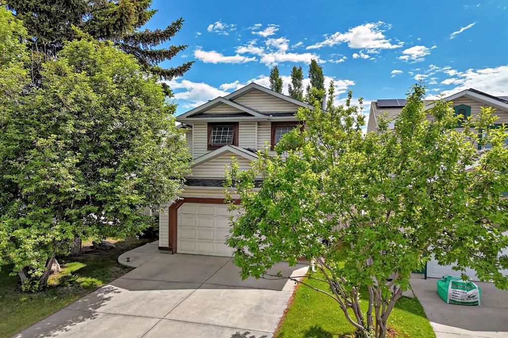 14954 Mt Mckenzie Drive SE, Calgary — main listing photo