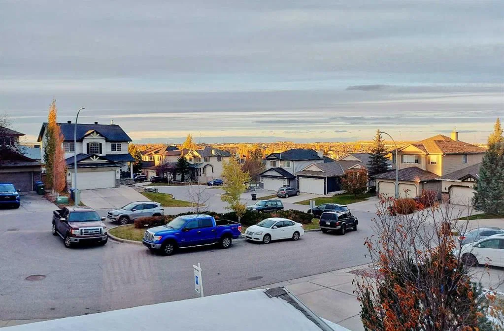 133 Panamount Court NW, Calgary — photo 3 of 32