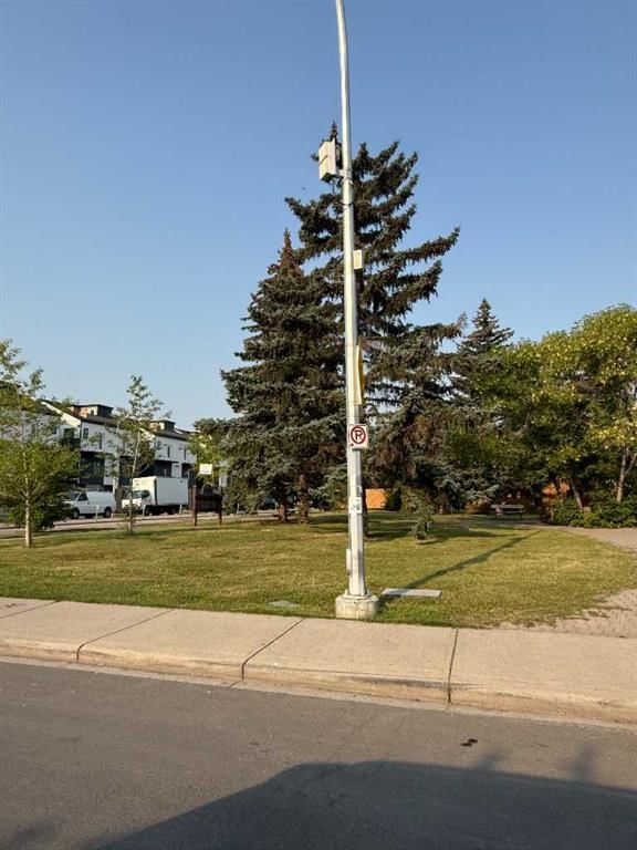 1619 12 Avenue SW, Calgary — photo 5 of 5