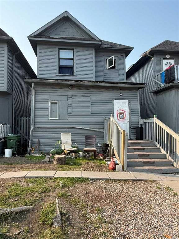 1621 12 Avenue SW, Calgary — main listing photo
