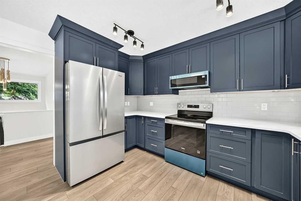 4016 37 Street NW, Calgary — photo 4 of 26