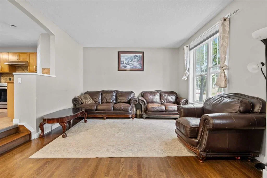 303 Saddlebrook Way NE, Calgary — photo 2 of 22