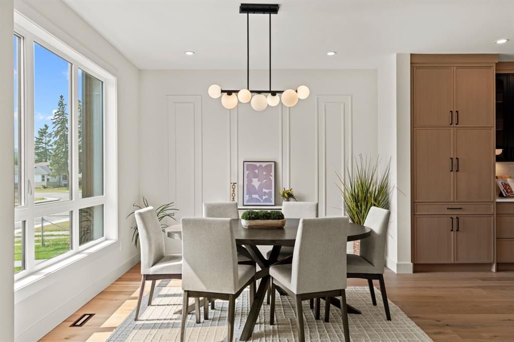 8138 47 Avenue NW, Calgary — photo 4 of 50