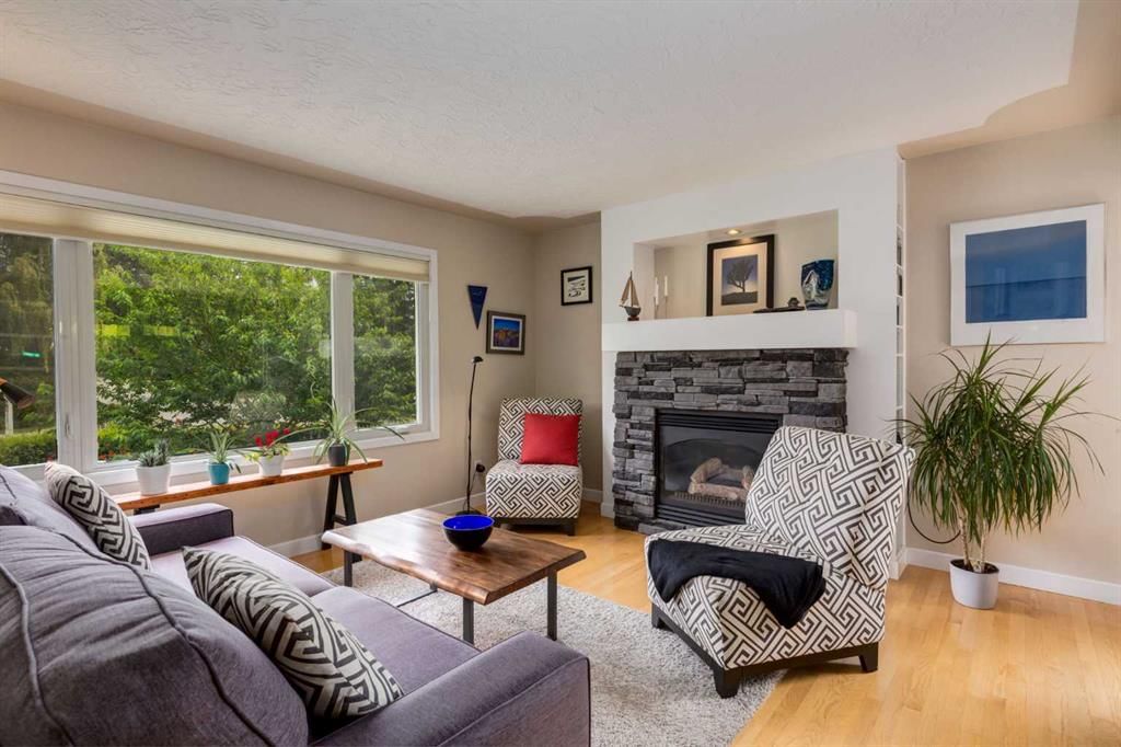 4903 Carney Road NW, Calgary — photo 5 of 45