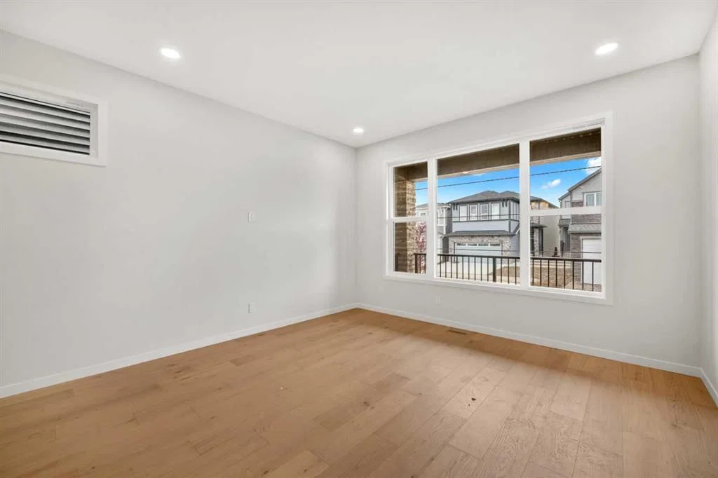 109 Creekview Manor SW, Calgary — photo 4 of 50