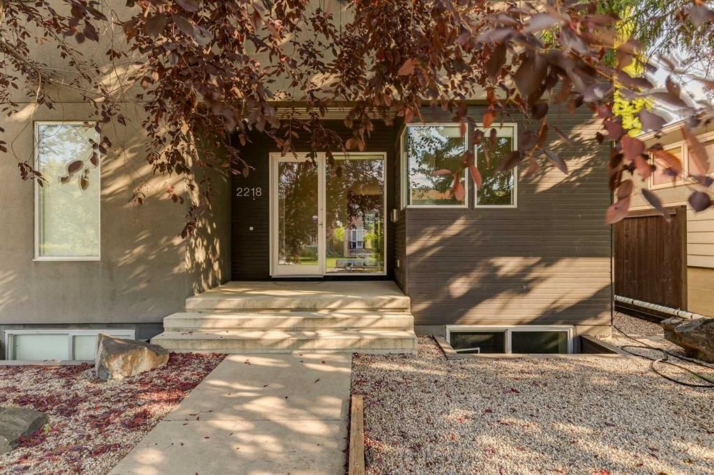 2218 32 Avenue SW, Calgary — photo 2 of 39