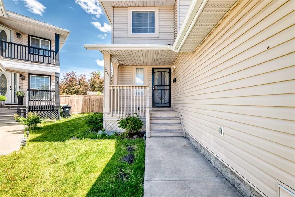 54 Coral Springs Court NE, Calgary — photo 2 of 40