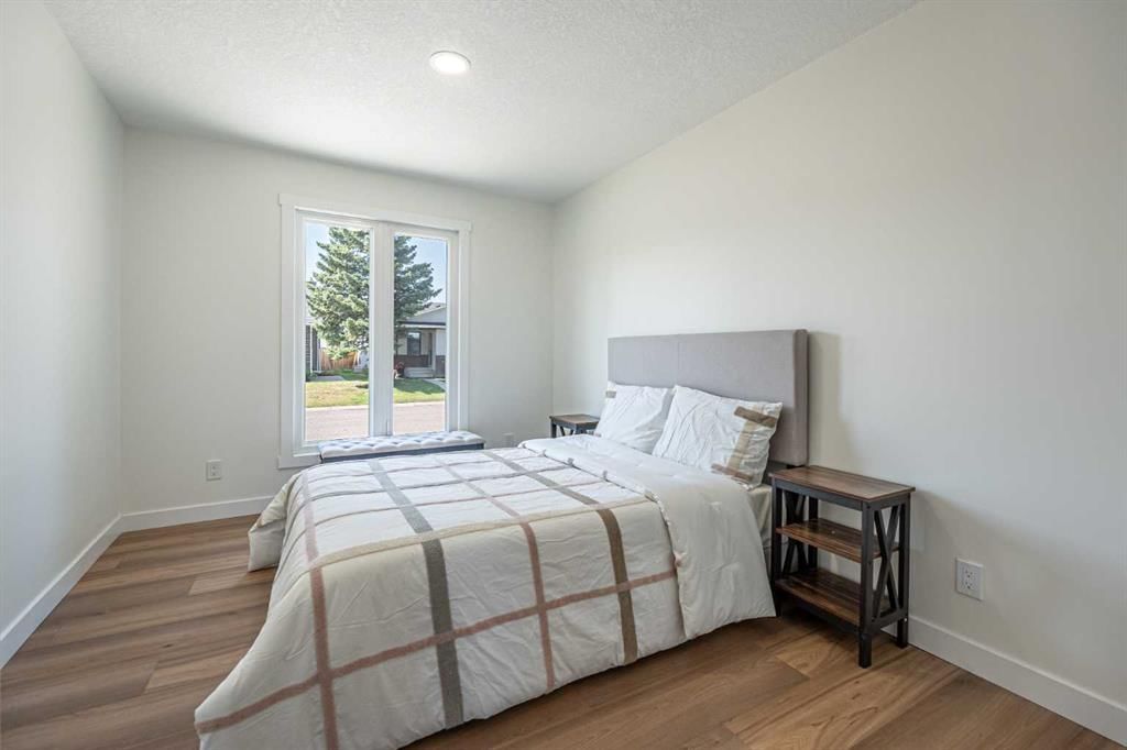 20 Castlegrove Way NE, Calgary — photo 4 of 47