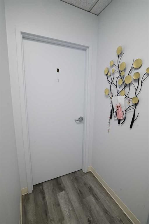 4, 6108 Bowness Road NW, Calgary — photo 3 of 7