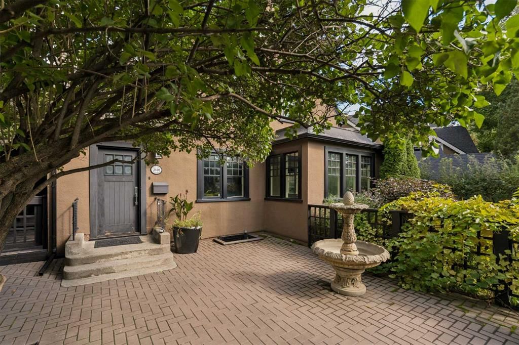 2610 10 Street SW, Calgary — photo 4 of 50