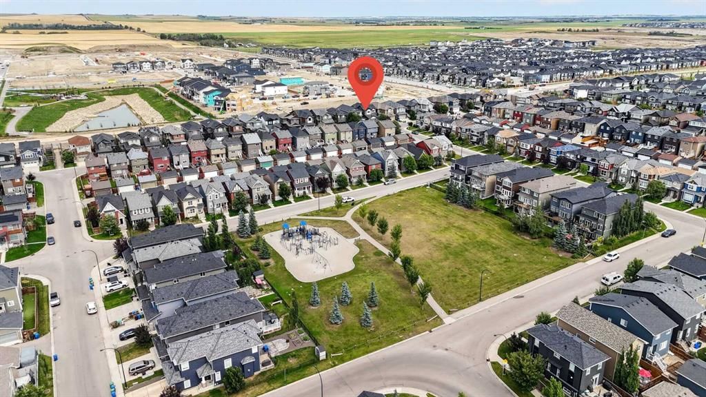 148 Evansborough Way NW, Calgary — photo 3 of 50
