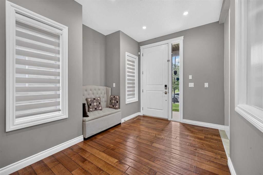 148 Evansborough Way NW, Calgary — photo 5 of 50