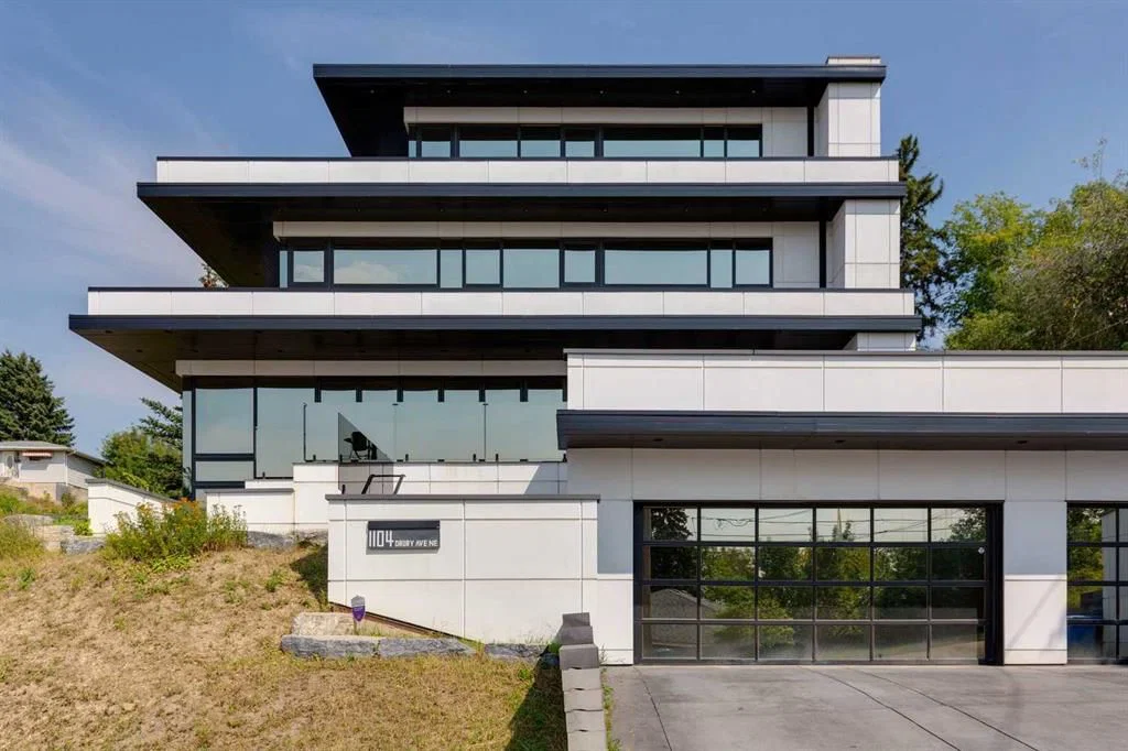 1104 Drury Avenue NE, Calgary — main listing photo