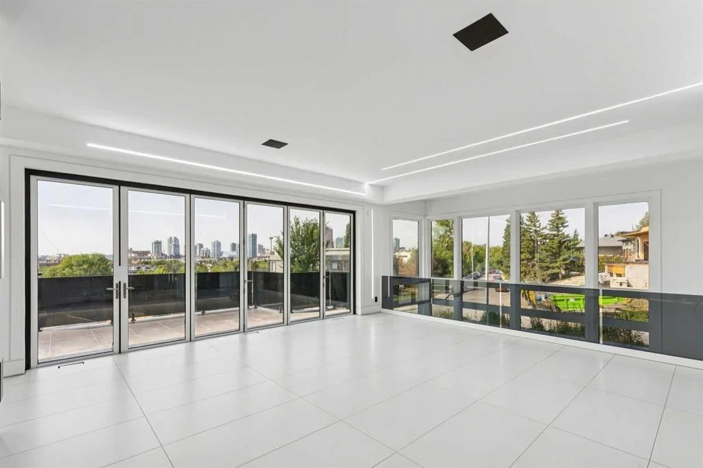 1104 Drury Avenue NE, Calgary — photo 5 of 44