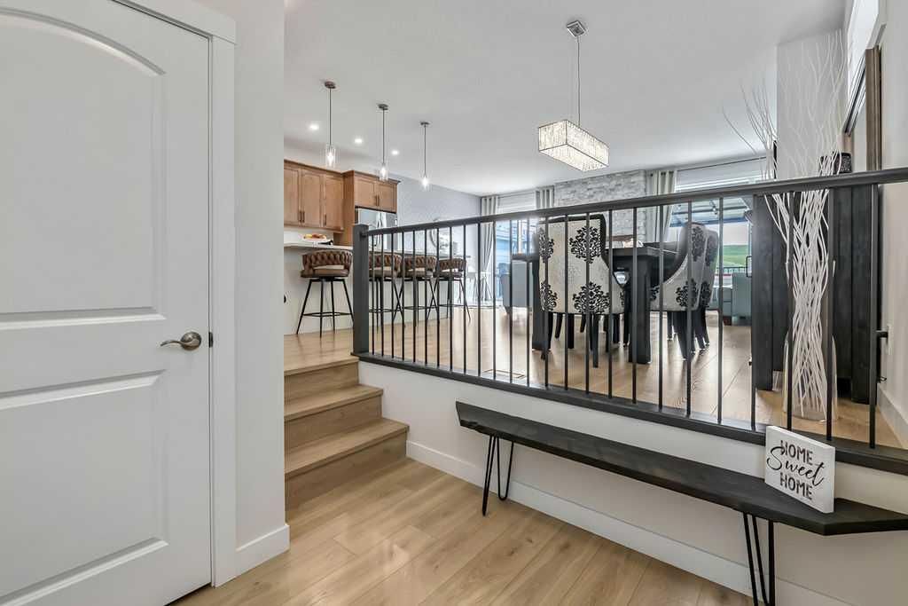 100 Cranbrook Gardens SE, Calgary — photo 3 of 46