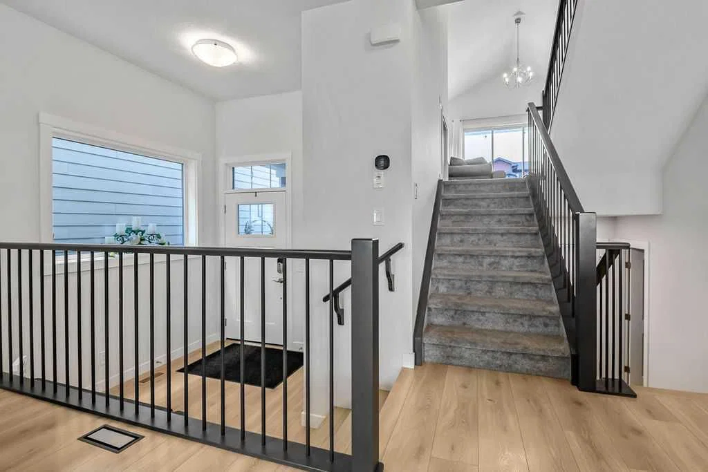 100 Cranbrook Gardens SE, Calgary — photo 4 of 46