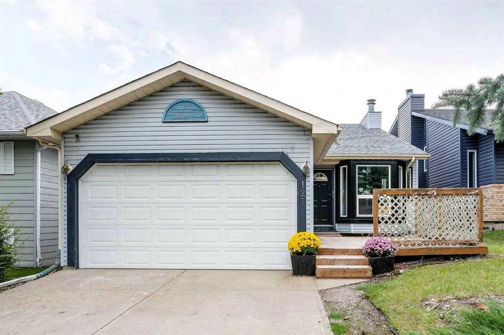 127 Shawinigan Drive SW, Calgary — main listing photo
