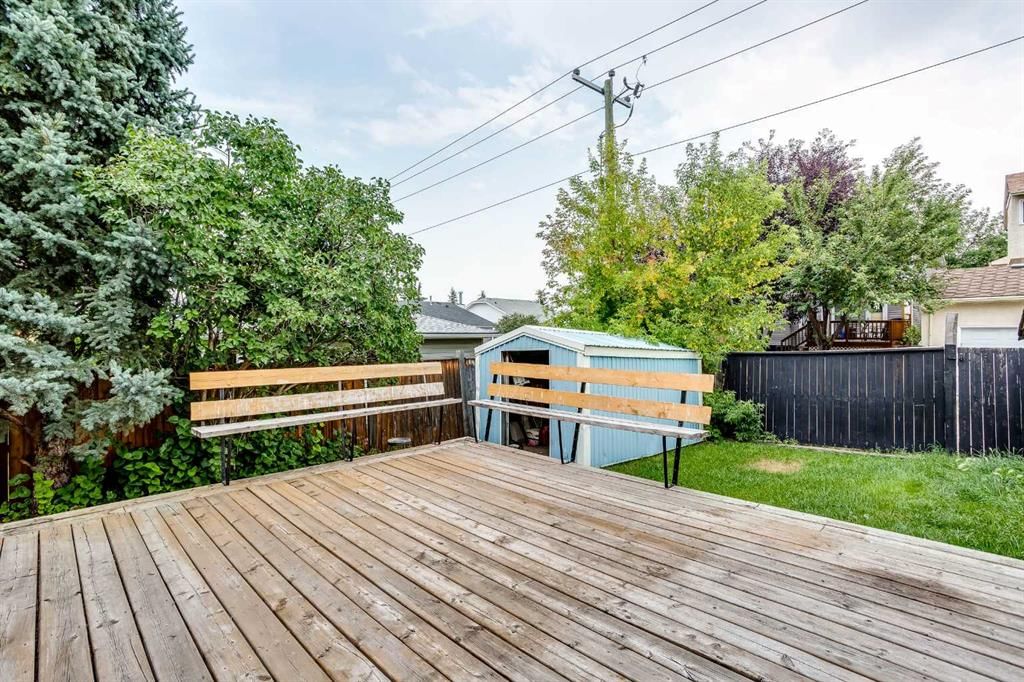 127 Shawinigan Drive SW, Calgary — photo 5 of 29