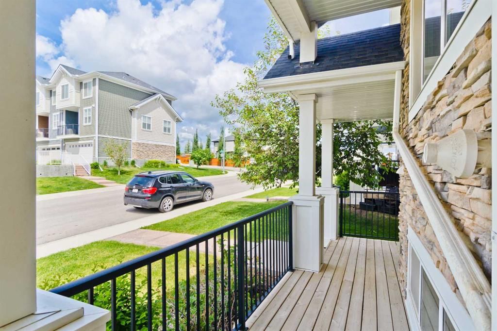 373 Nolancrest Heights NW, Calgary — photo 4 of 32