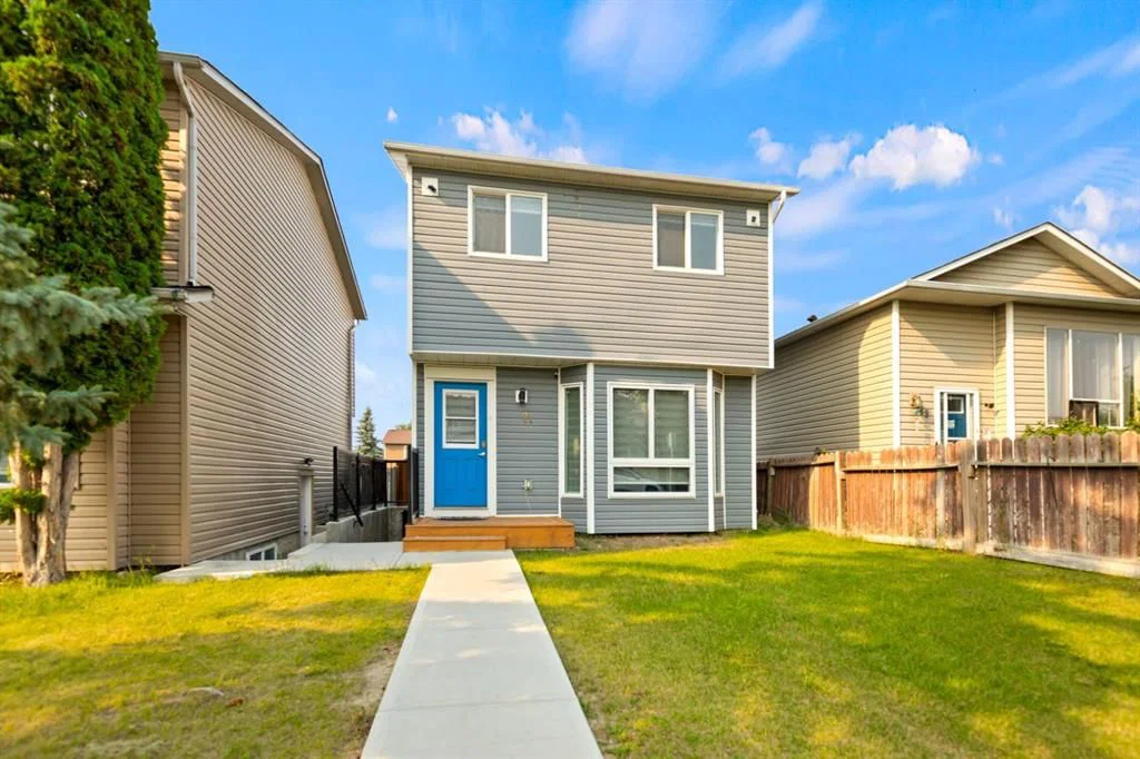 71 Martindale Court NE, Calgary — photo 3 of 36