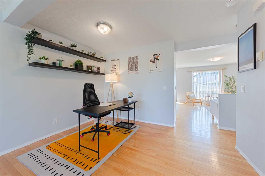 212 Hidden Hills Road NW, Calgary — photo 4 of 31