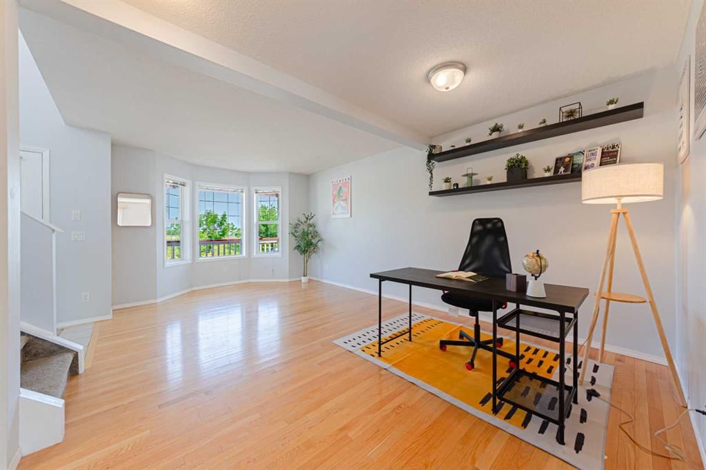 212 Hidden Hills Road NW, Calgary — photo 5 of 31