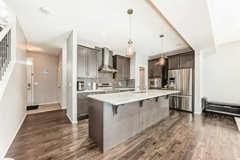 60 Evansborough Road NW, Calgary — photo 4 of 47