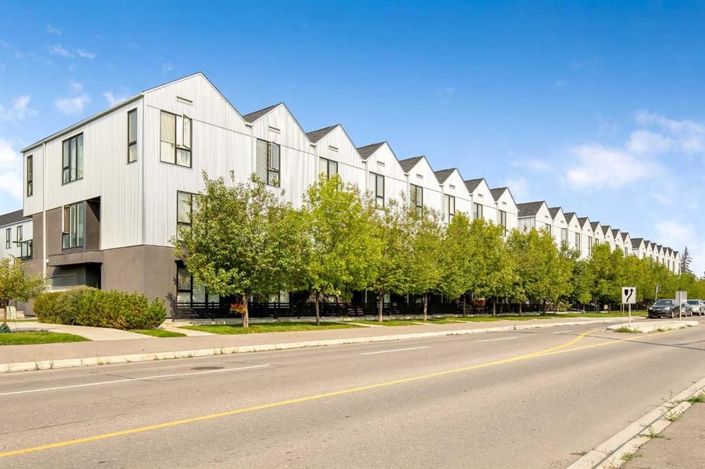 3529 69 Street NW, Calgary — main listing photo