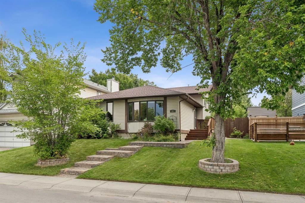 44 Mckinley Rise SE, Calgary — main listing photo