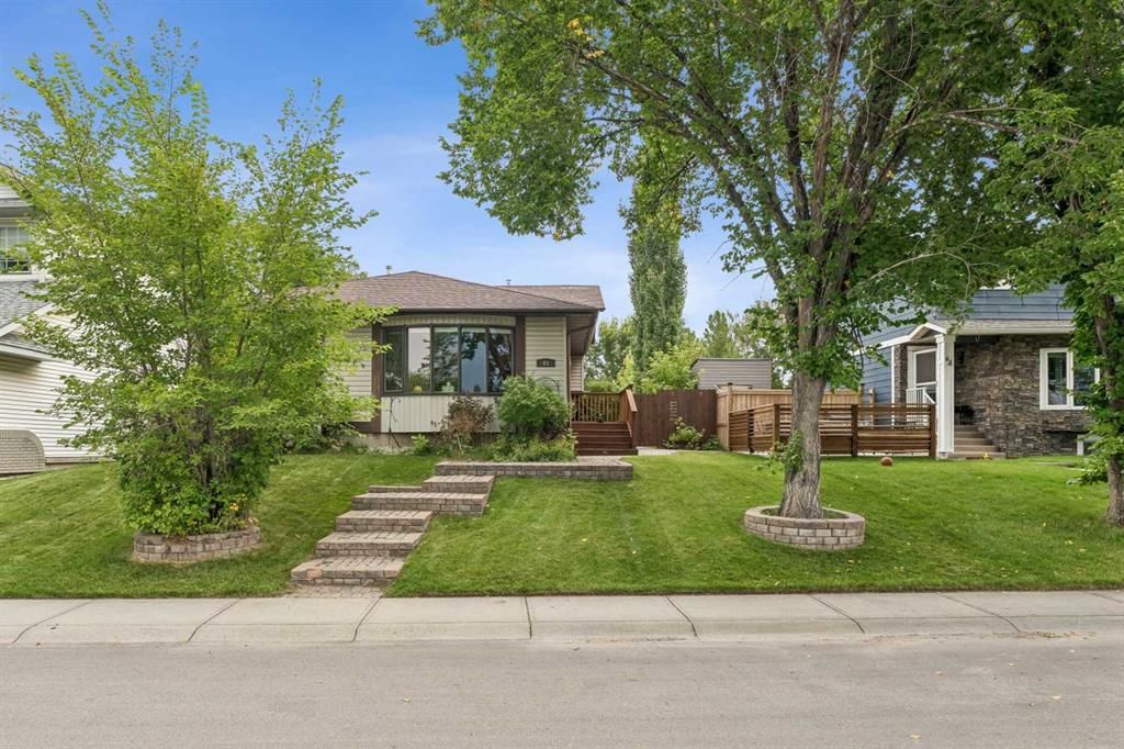 44 Mckinley Rise SE, Calgary — photo 2 of 47