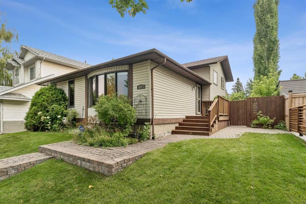 44 Mckinley Rise SE, Calgary — photo 3 of 47