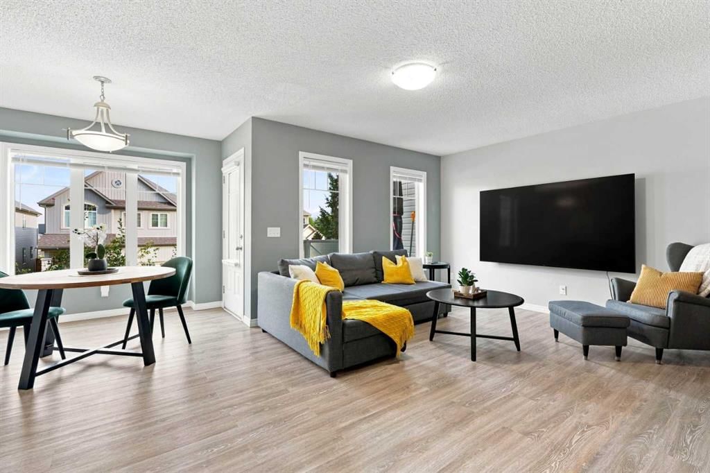 149 Windstone Avenue SW, Airdrie — photo 3 of 34