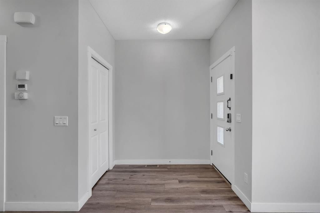 46 Midtown Boulevard SW, Airdrie — photo 3 of 48