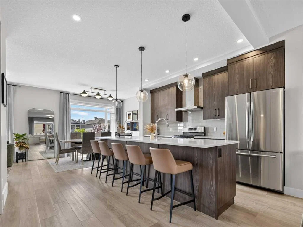 307 Royal Elm Road NW, Calgary — main listing photo