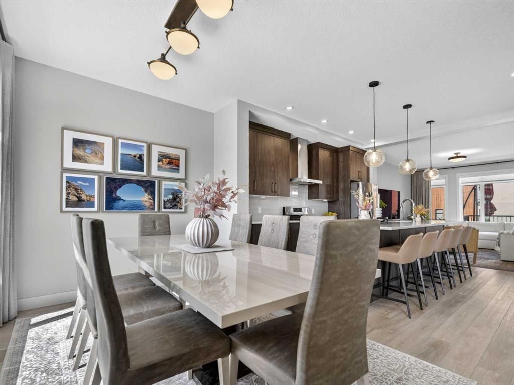 307 Royal Elm Road NW, Calgary — photo 4 of 49