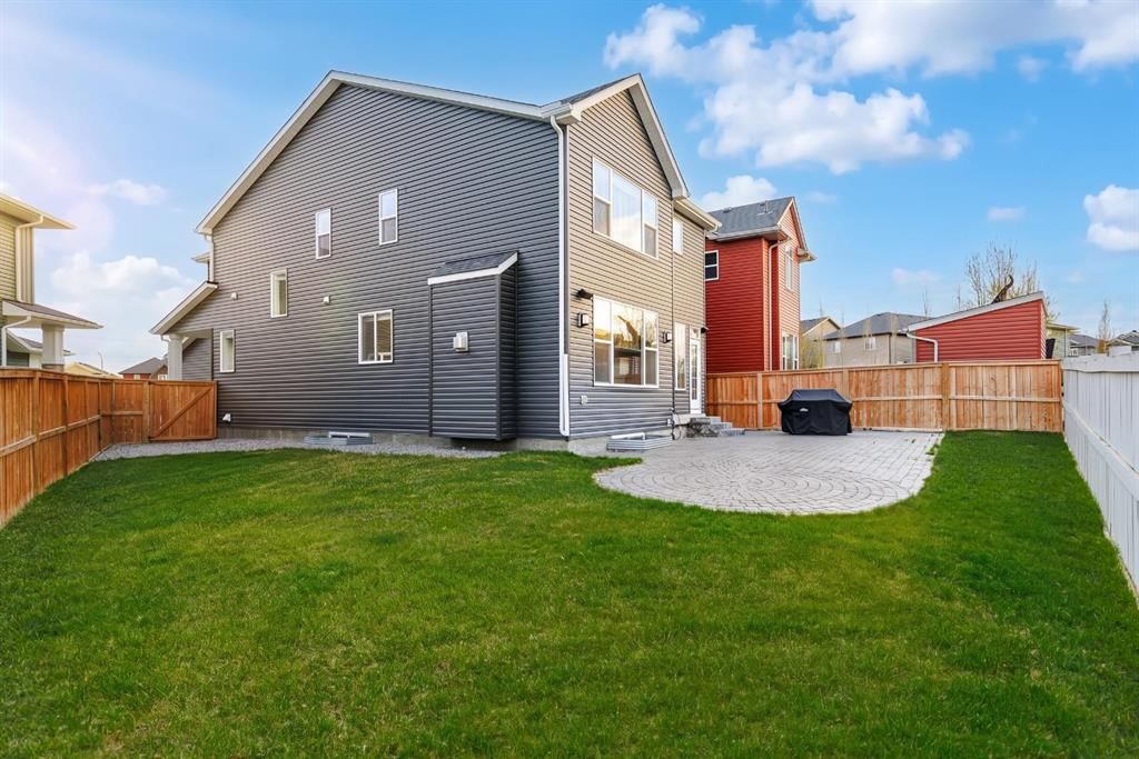 29 Evansglen Place NW, Calgary — main listing photo