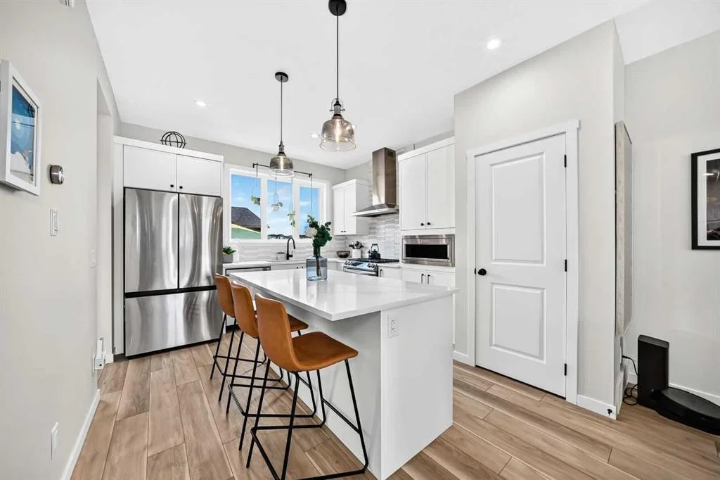 1968 Rangeview Drive SE, Calgary — photo 4 of 37