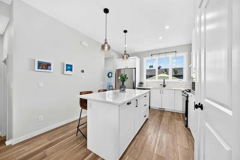 1968 Rangeview Drive SE, Calgary — photo 5 of 37