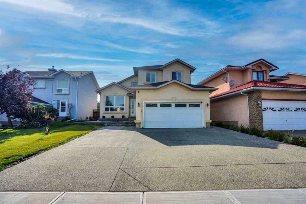 7276 California Boulevard NE, Calgary — main listing photo