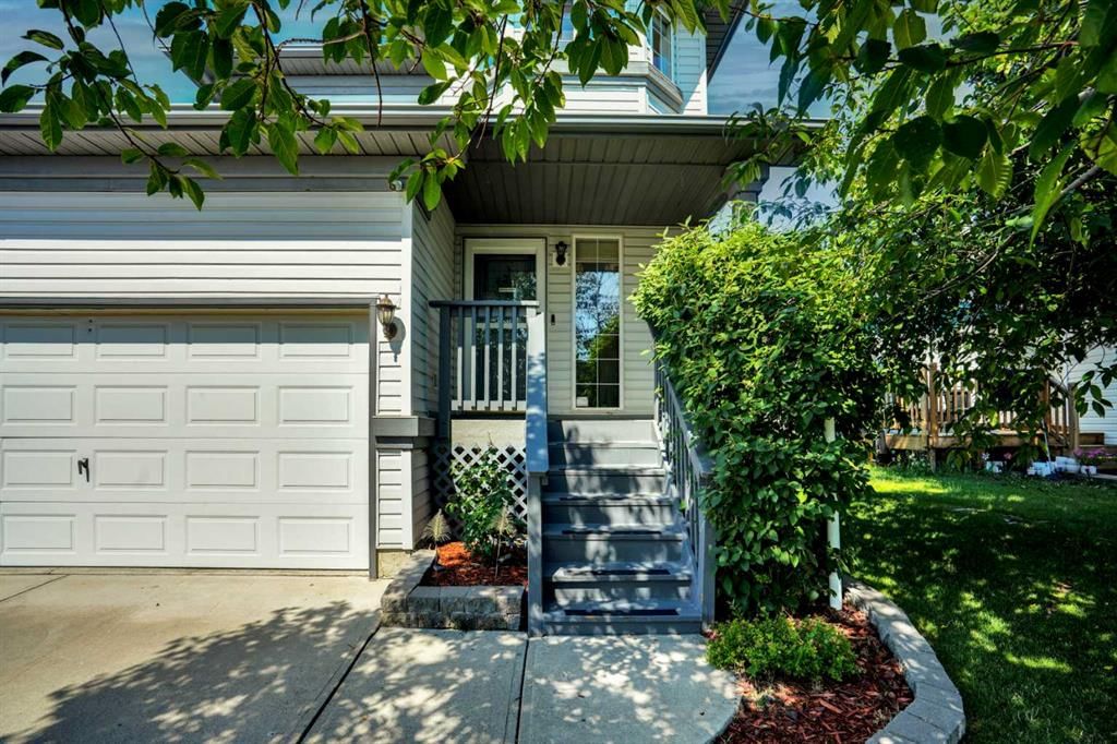 158 Saratoga Close NE, Calgary — photo 4 of 44