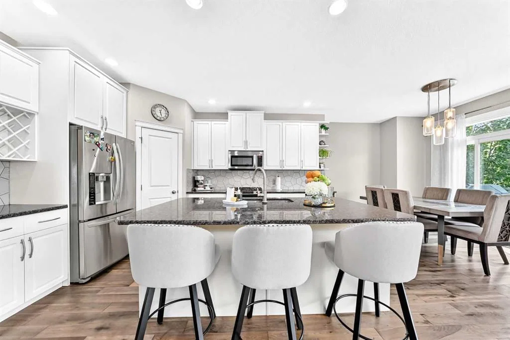 23 Everoak Bay SW, Calgary — photo 5 of 50