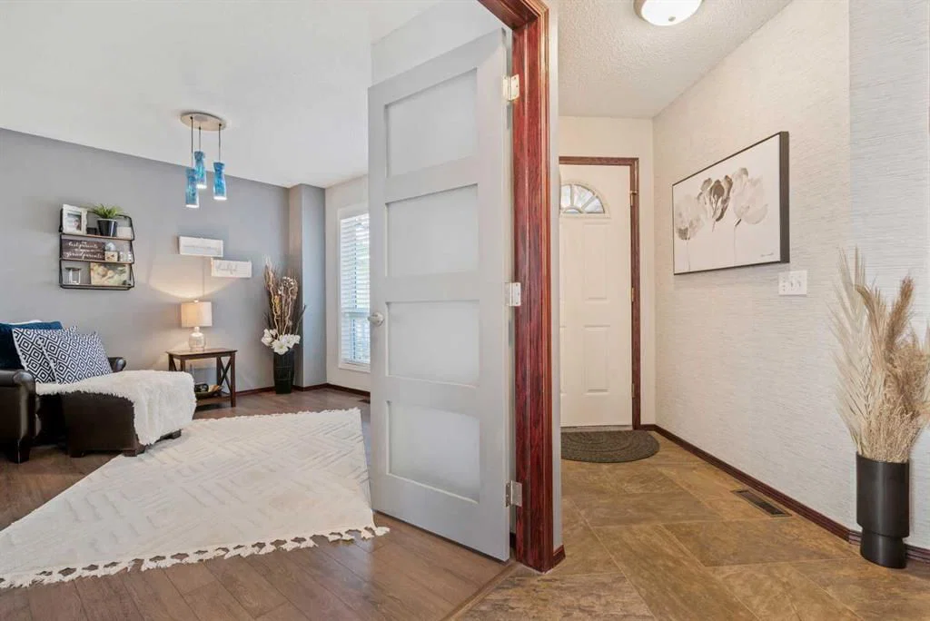 22 Hidden Valley Manor NW, Calgary — photo 4 of 39