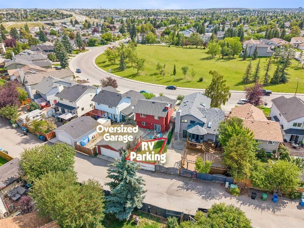 744 Riverbend Drive SE, Calgary — photo 3 of 38